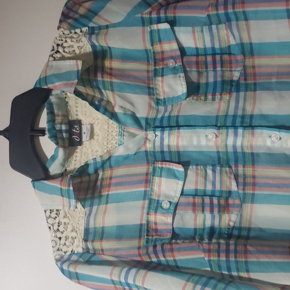 Top - Picture 2 of 12